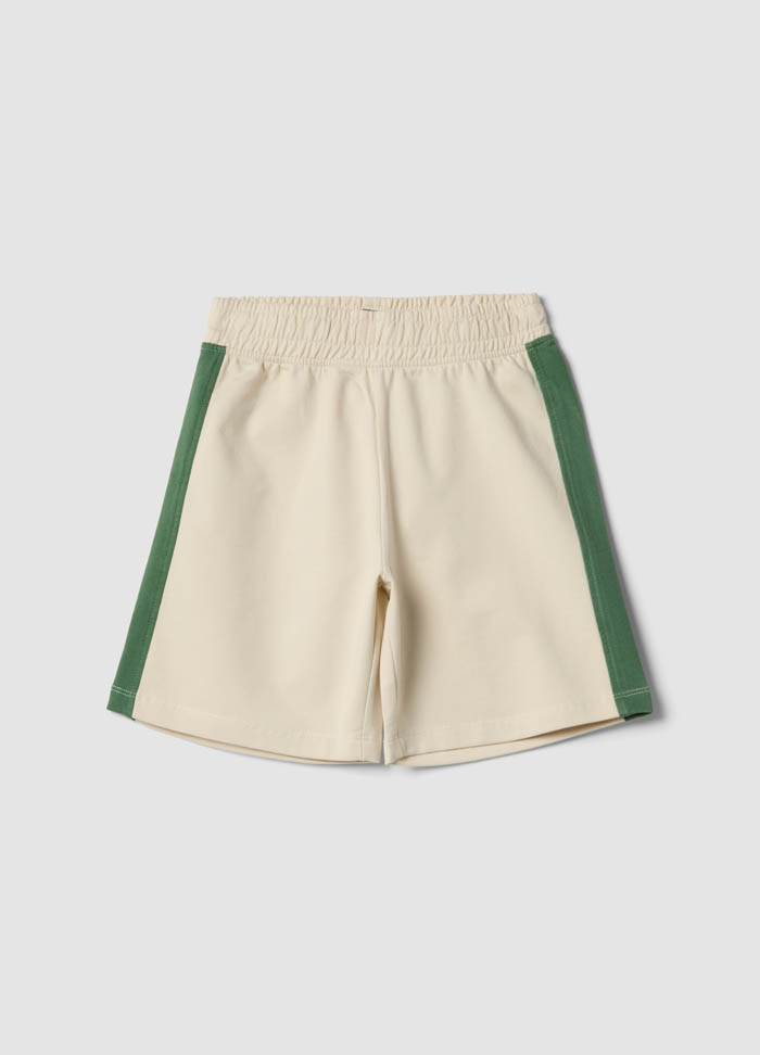 Šorts klaičnog kroja