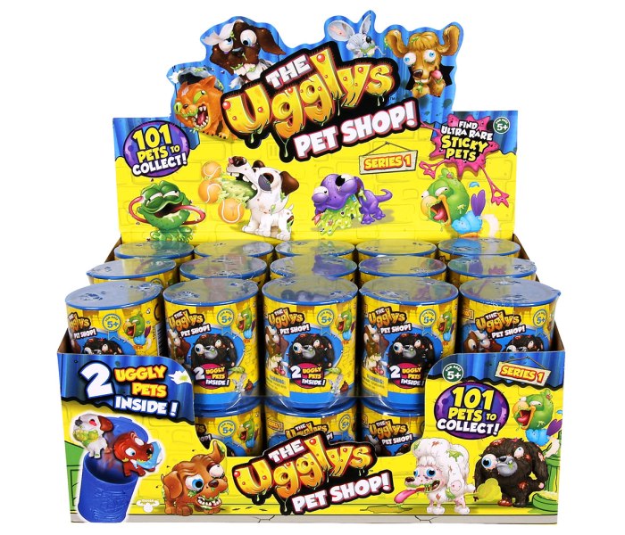 Ugglys pet shop figure s1 display