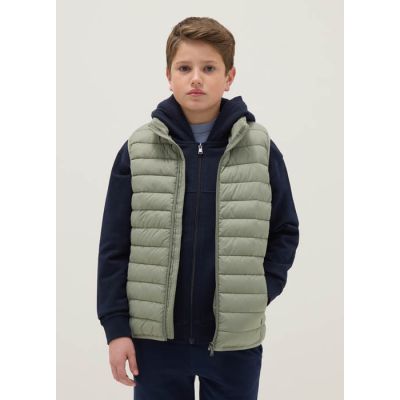 Postavljeni prsluk sa skrivenom kapuljačom